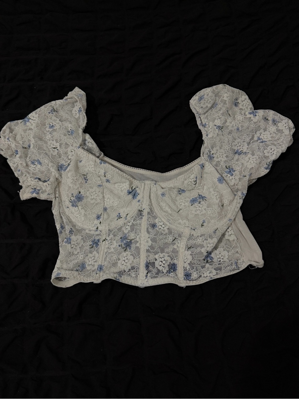 SHEIN White Lace Floral Cropped Puff-Sleeve Top with Blue Flowers